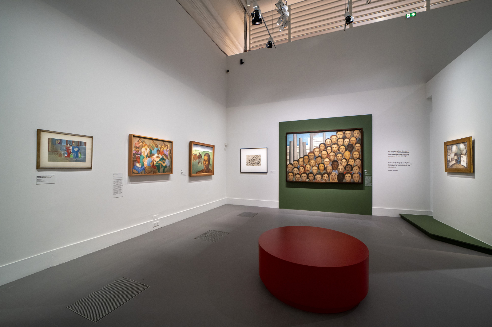 Vue de l'exposition Tarsila do Amaral